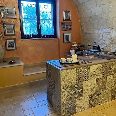 Case Vacanza E Camere In Villa Isabella Con Parcheggio Custodito E Wifi Gioia Del Colle Exterior photo