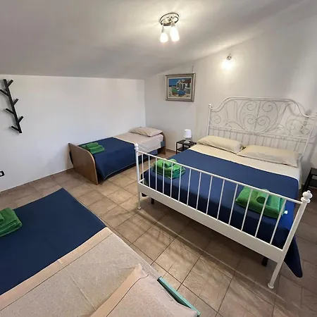 Case Vacanza E Camere In Villa Isabella Con Parcheggio Custodito E Wifi Gioia Del Colle Exterior photo